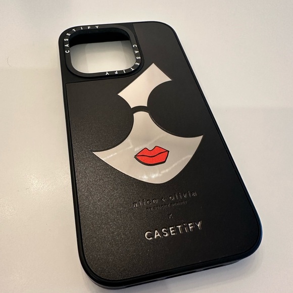 ❌SOLD❌Authentic Casetify Alice + Olivia iPhone 14 Pro phone case - Picture 2 of 7